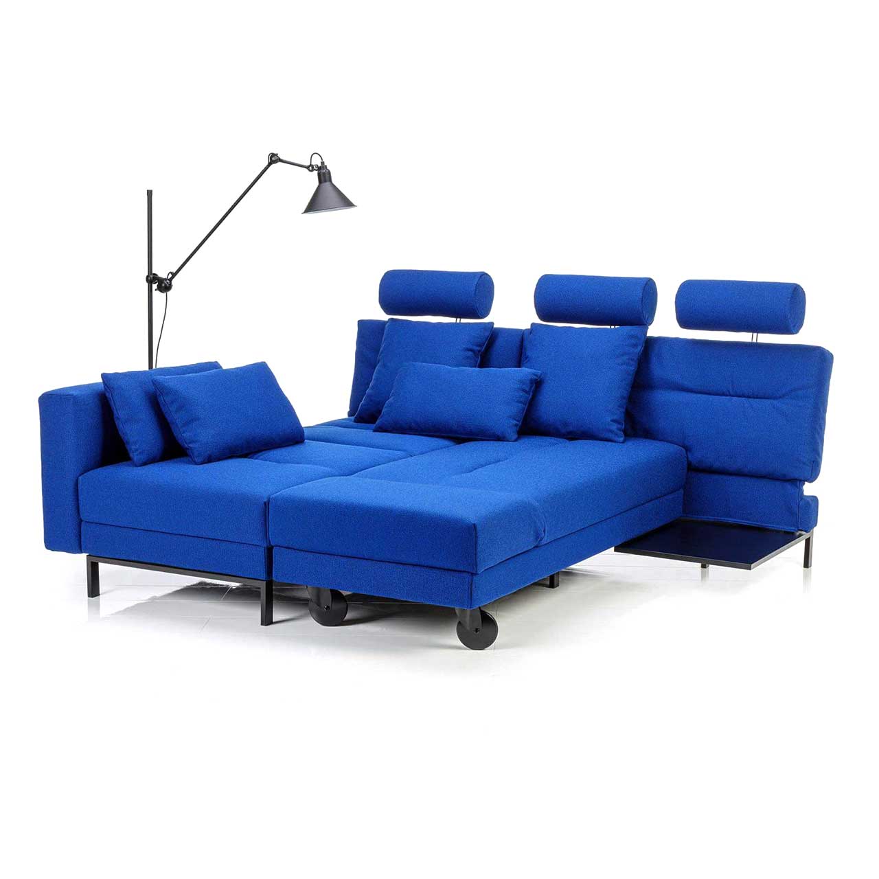 brühl four two compact Eckgarnitur Blaue Eckgarnitur. Der schwenkbarem Longchair ist so angestellt, dass eine Liegefläche entstanden ist.