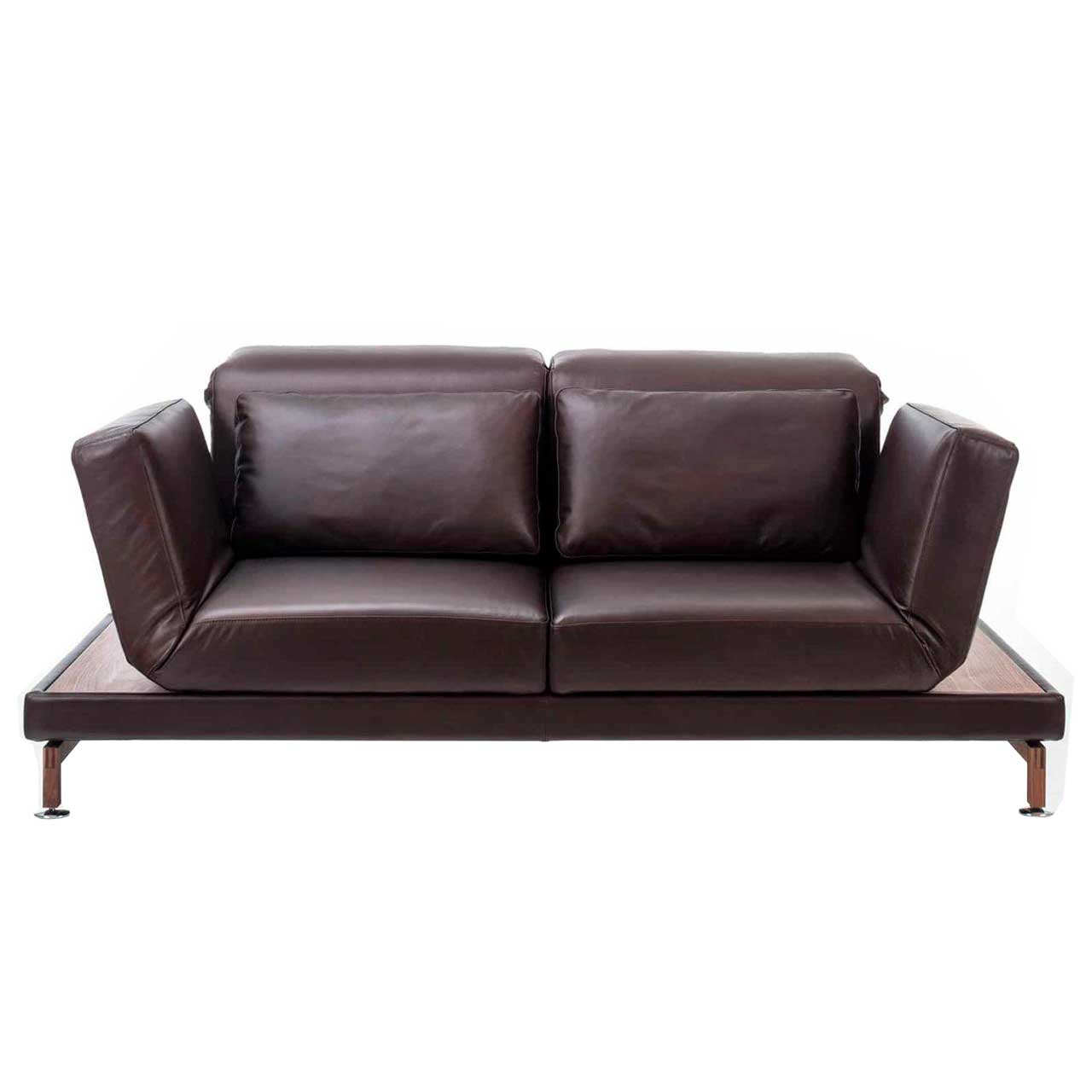 brühl moule medium - Sofa 73107 2-Sitzer mit Drehsitzen + Ablagen Dunkelbraunes Ledersofa. Rechts und links neben den Armlehnen befinden sich schmale Ablageflächen in dunklem Holz.