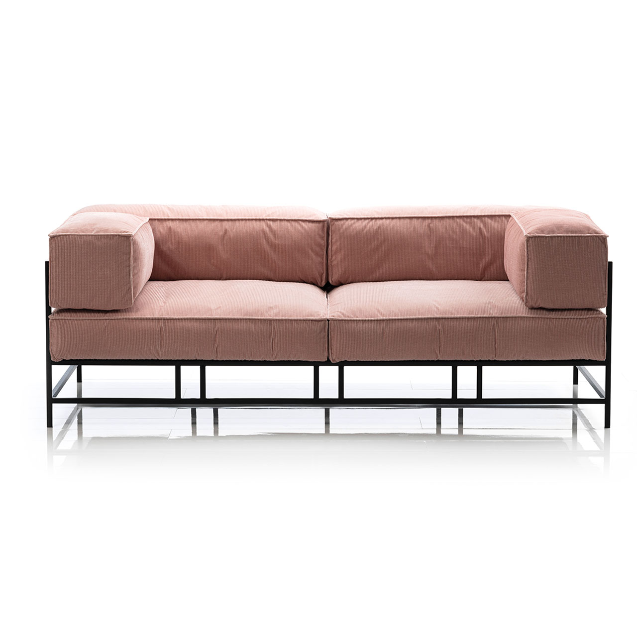 brühl easy pieces Sofa Braunes Sofa mit braunen Lederpolstern und schwarzem Untergestell.