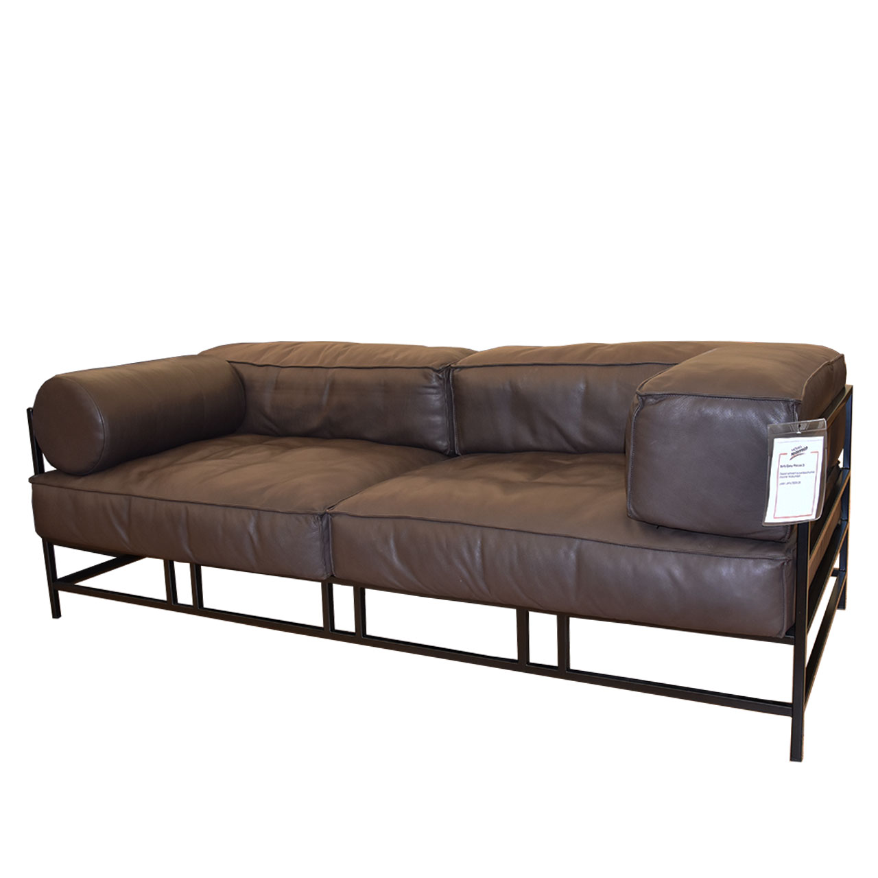 brühl easy pieces - Sofa 3-Sitzer 62011 Leder 5669-20 Sofa in braunem Leder. Das Untergestell ist schwarz pulverbeschichtet.