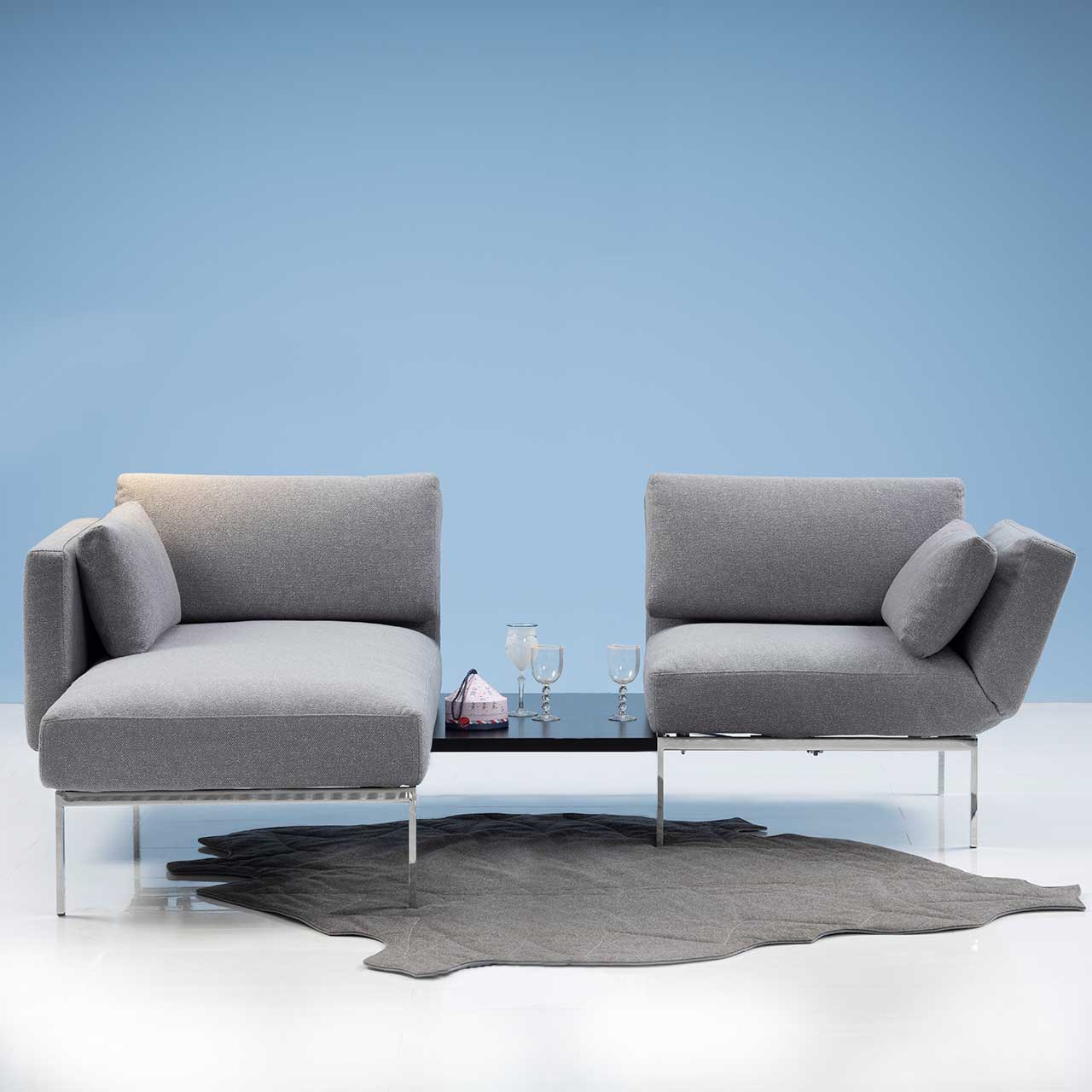 Einhängetisch brühl roro medium spring 73995 Eiche schwarz Longchair und Anstellsofa der Serie brühl roro medium spring mit Einhängetisch 73995 in Eiche schwarz.