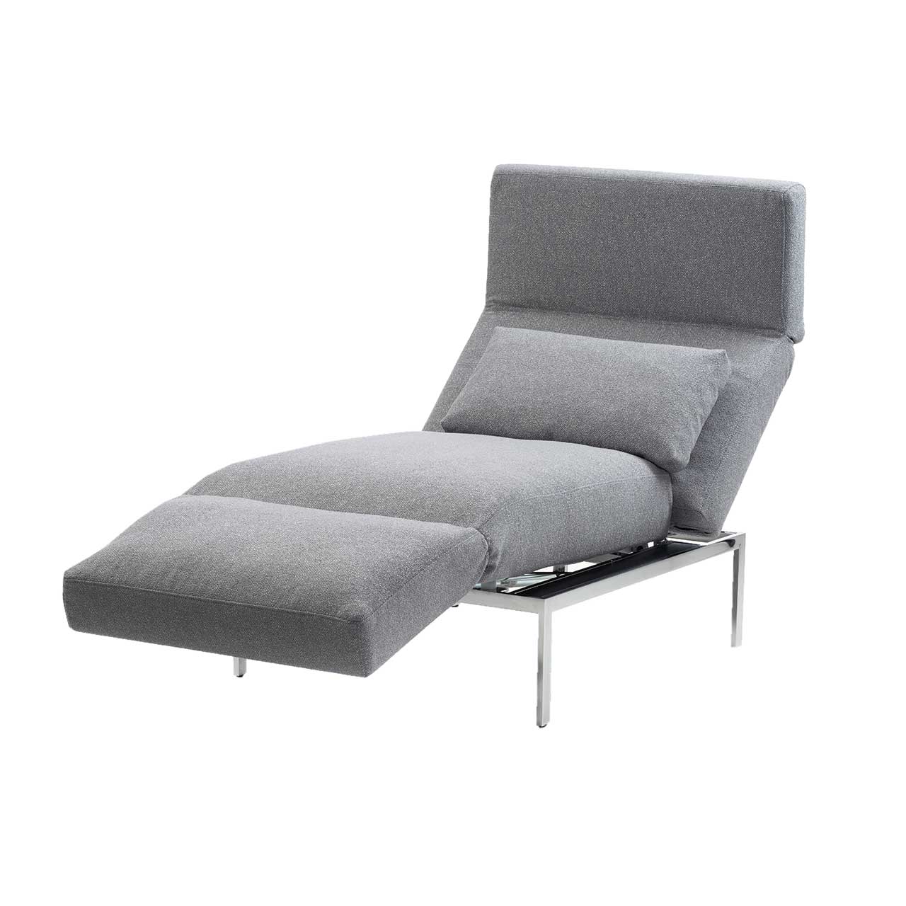 Multifunktionssessel brühl roro medium spring 73915 in Liegepostion Der Multifunktionssessel der Serie roro medium spring ausgeklappt zur Liegeposition in grauem Stoff.