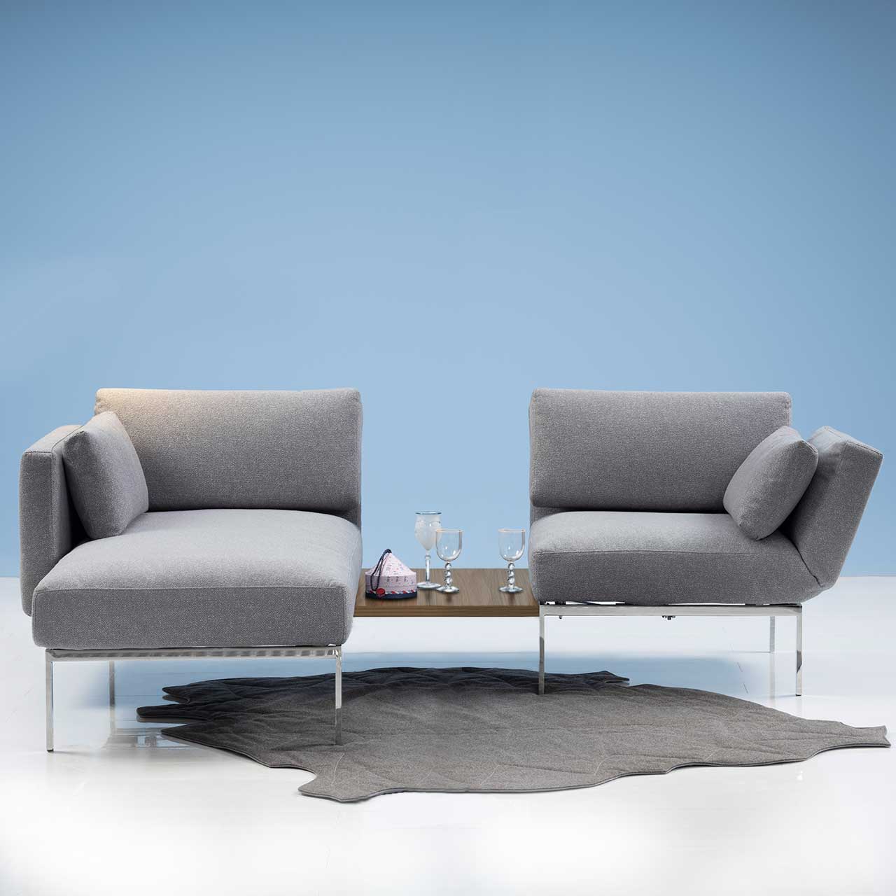 Einhängetisch brühl roro medium spring 73995 Nussbaum Longchair und Anstellsofa der Serie brühl roro medium spring mit Einhängetisch 73995 in Nussbaum.