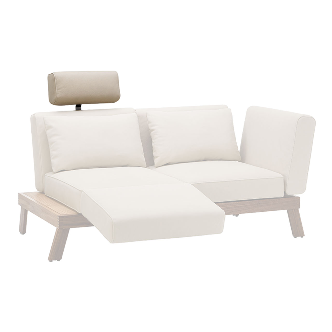 brühl lofoten lounge - Kopfstütze 73484 Ein Sofa der Serie brühl lofoten lounge. Der linke Sitz ist umgeschwenkt und die Armlehne zur Fußstütze hochggeklappt. Am Rücken des linken Sitzes ist eine Kopfstütze befestigt. Diese ist farblich hervorgehoben.