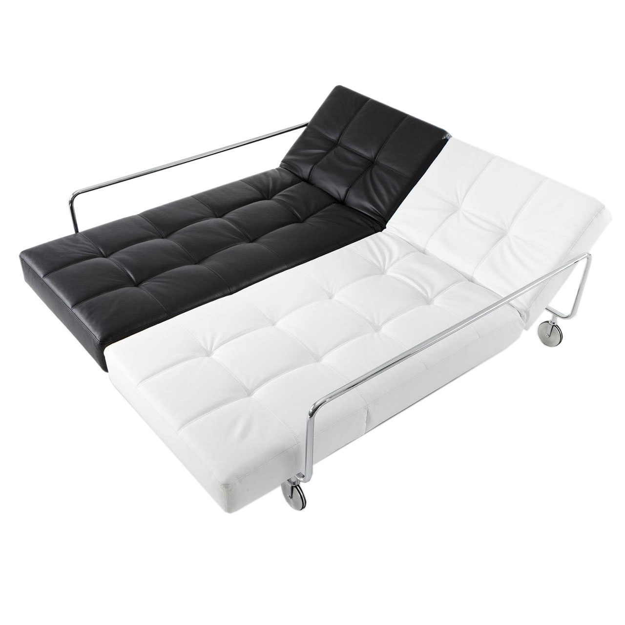 brühl jerry Bettsofa  Ein Doppelbett aus zwei zusammengestellten Daybeds. Das linke Daybed ist aus schwarzem Leder, das rechte aus weißem Leder. Die Rückenlehnen sind schräg hochgeklappt.