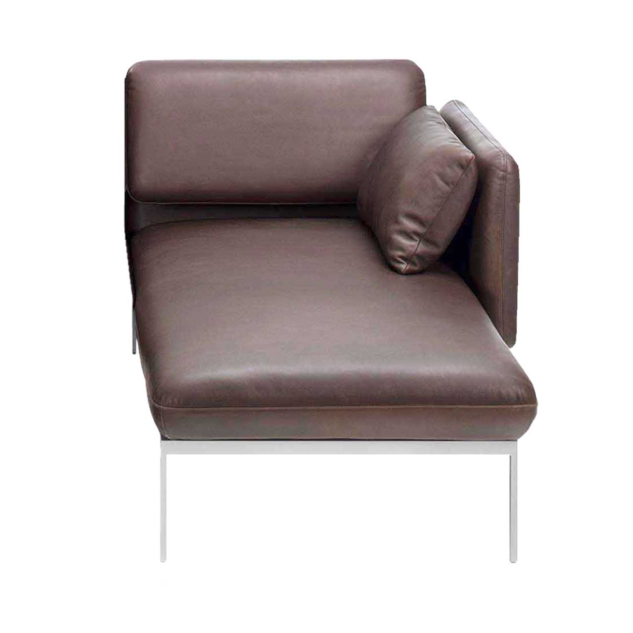 Longchair brühl roro small soft 77023 Der Longchair der Serie roro small soft mit verschiebbarer Armlehne rechts in braunem Leder.