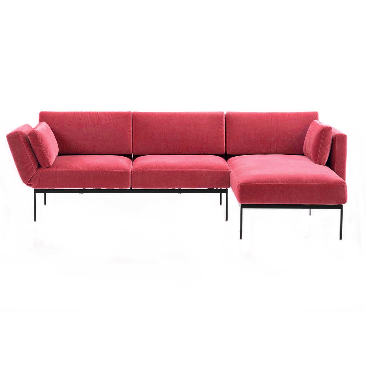 Garnitur brühl roro medium soft 74006 + 74023 Eckgarnitur der Serie roro medium soft mit Longchair rechts und Anstellsofa links in rotem Stoff.