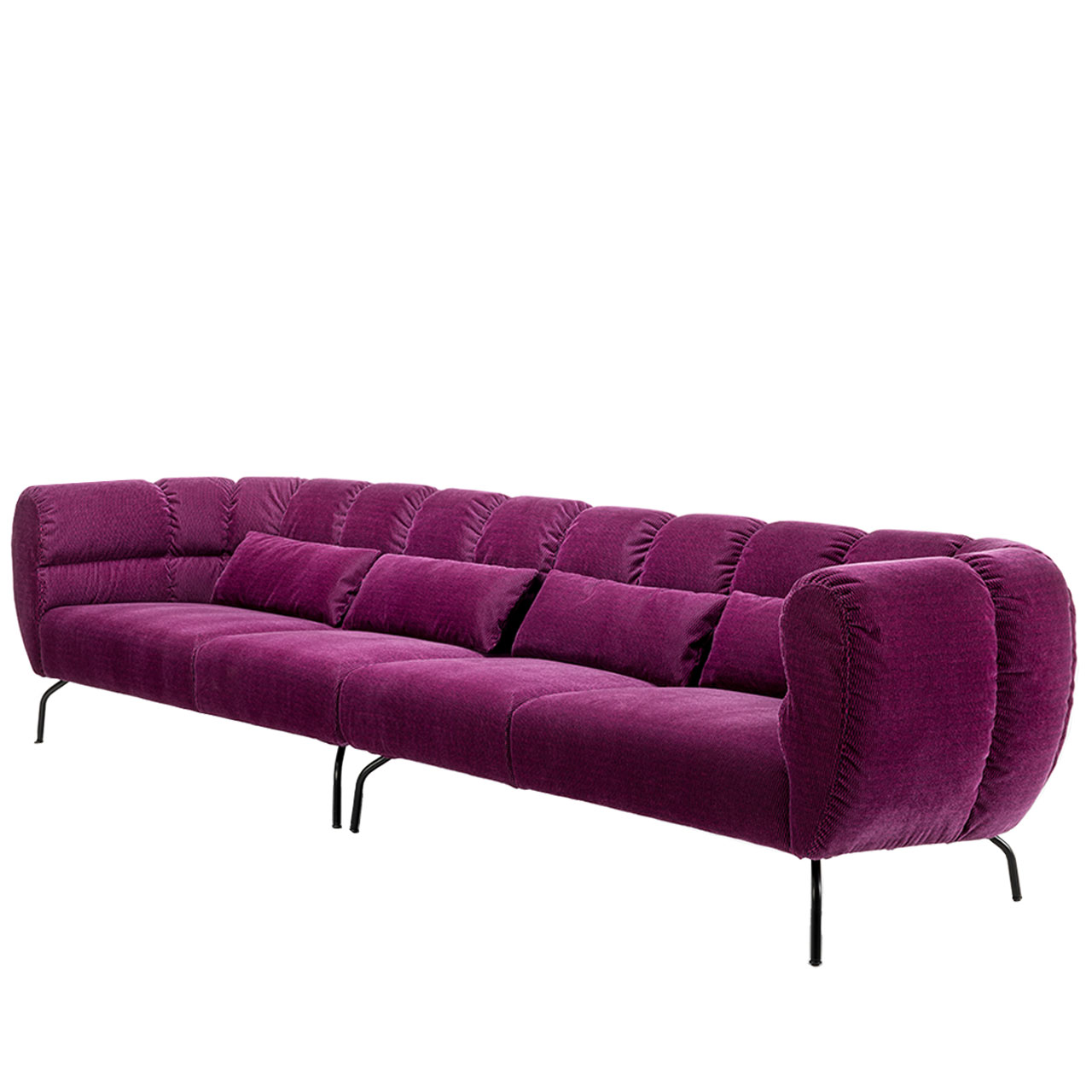 brühl magnolia - Garnitur 73022 + 73023 Gerade Polstergarnitur von brühl magnolia in Brombeere mit schwarzen Metallfüßen.